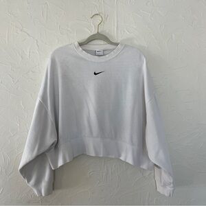 Nike Crewneck with center swoosh. White. Size Medium